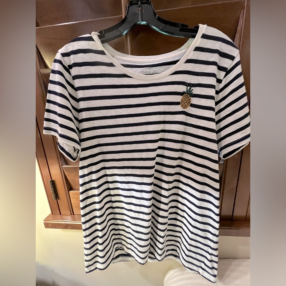 EC JCrew Collector Tee size XL with Pineapple